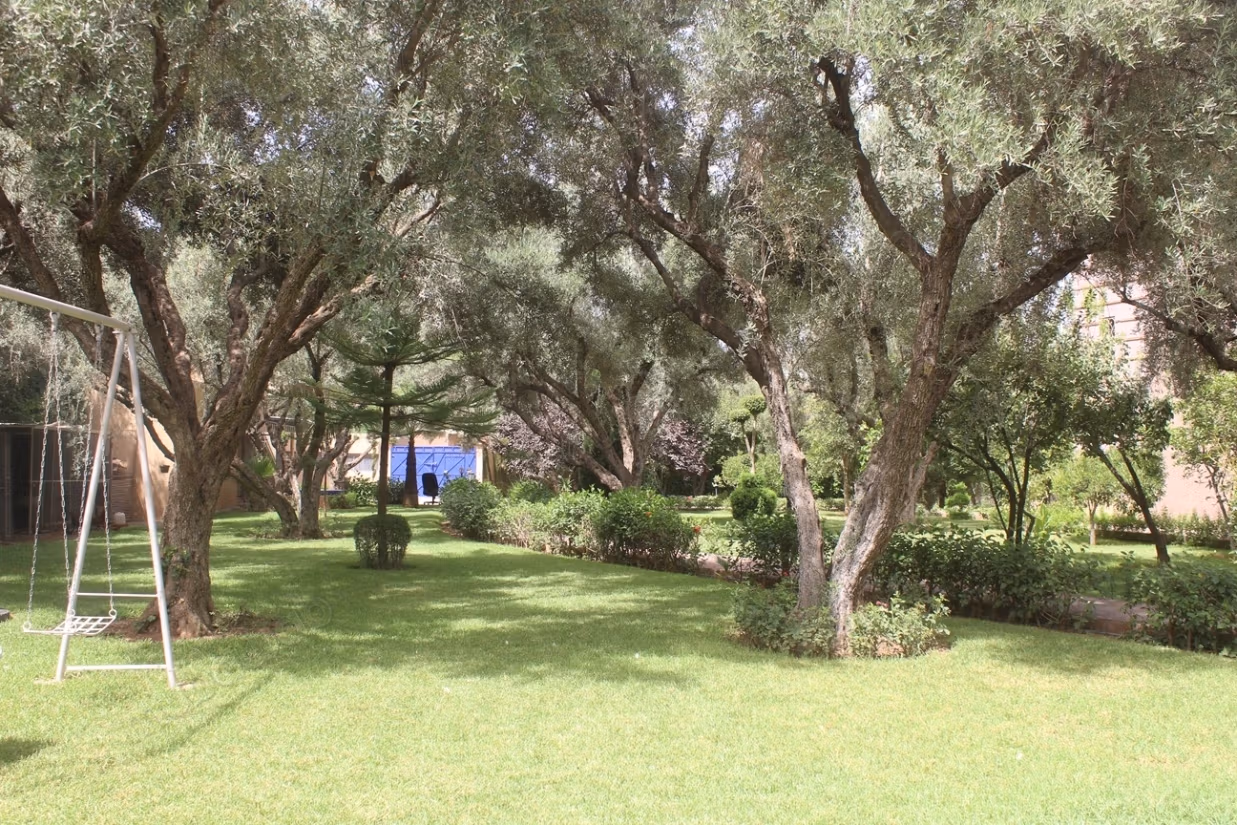 Charming house in a paradise garden