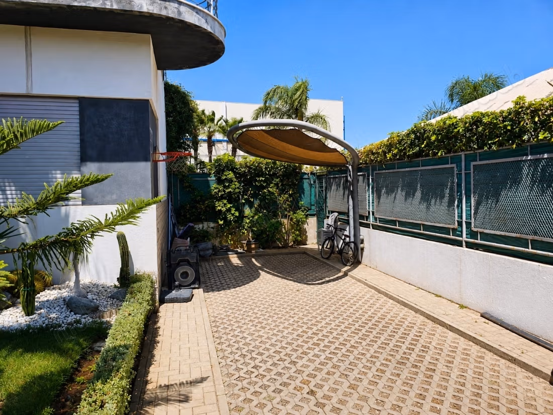Magnifique villa à bouskoura