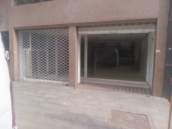 Bonito local comercial en alquiler en Triangle d'Or. Superficie de 228 m²