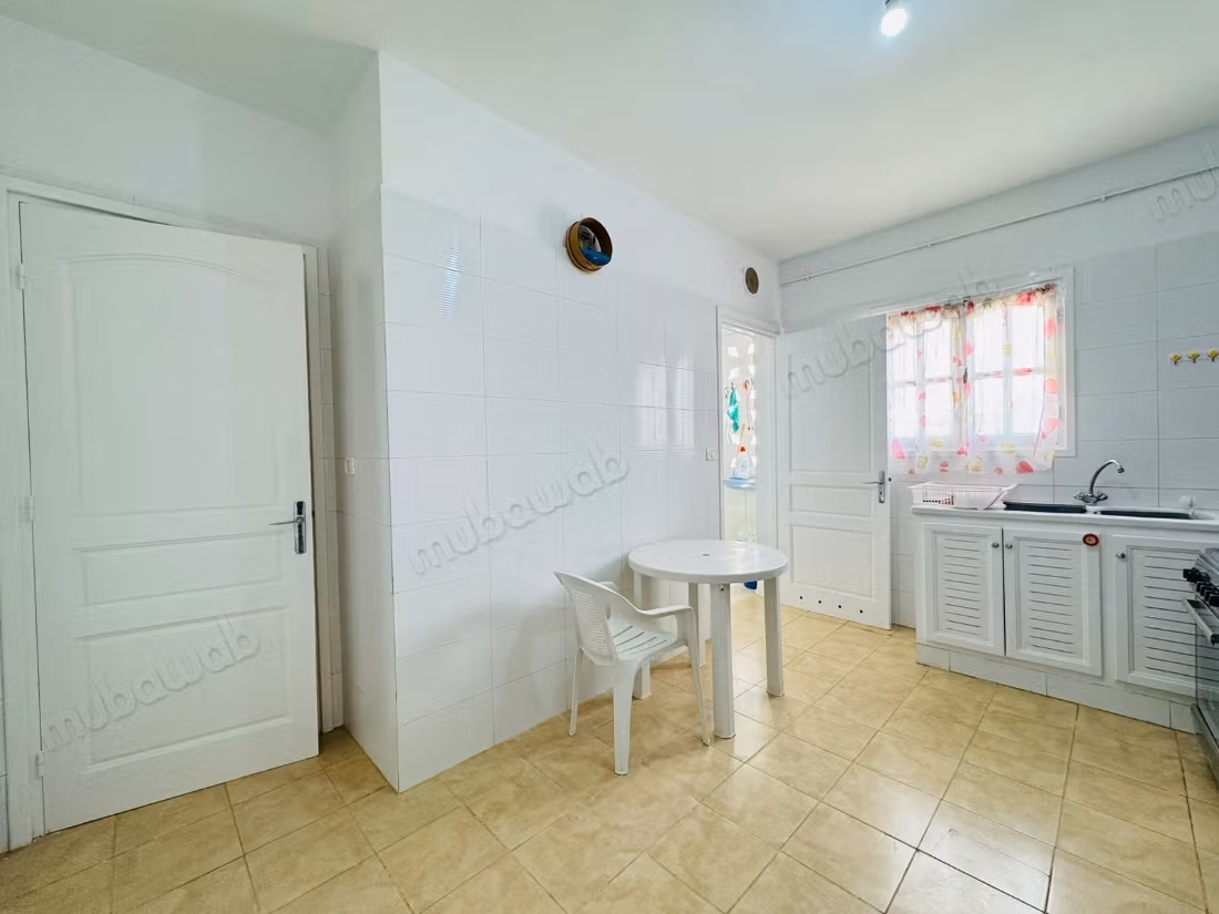 A loué appartement meublé