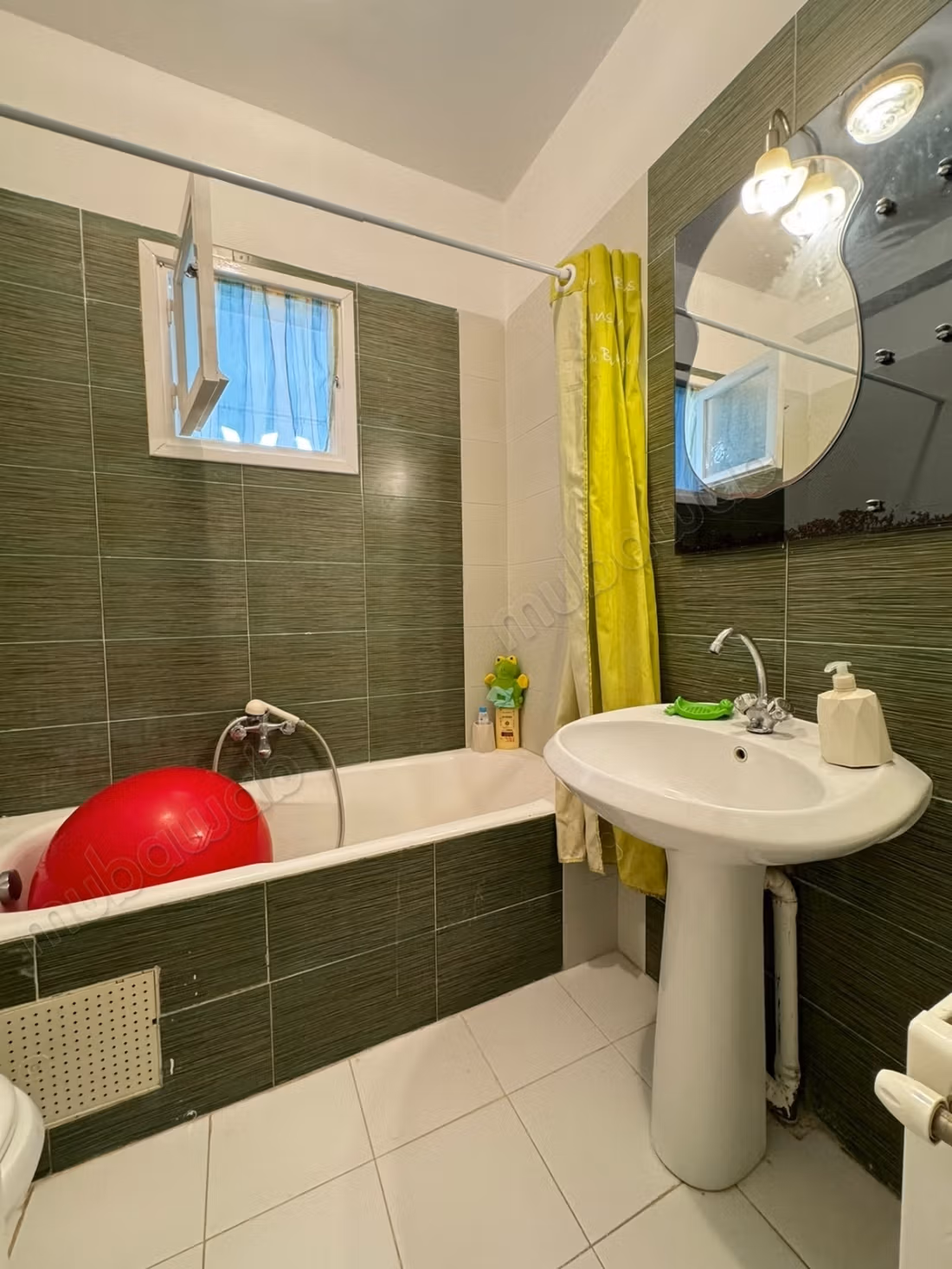 A loué appartement meublé