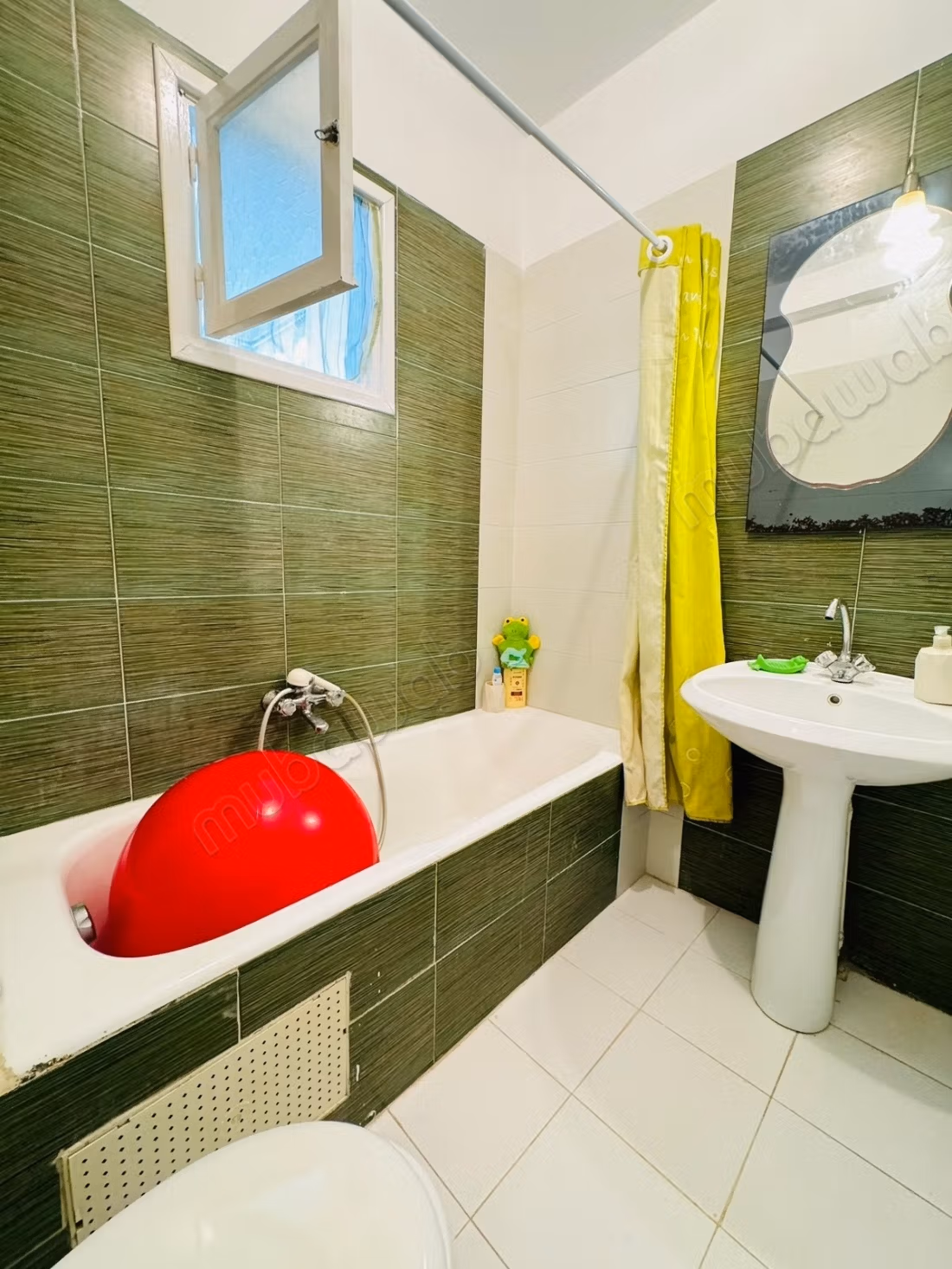 A loué appartement meublé
