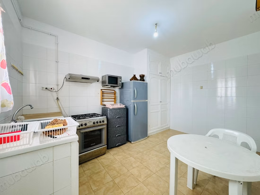A loué appartement meublé