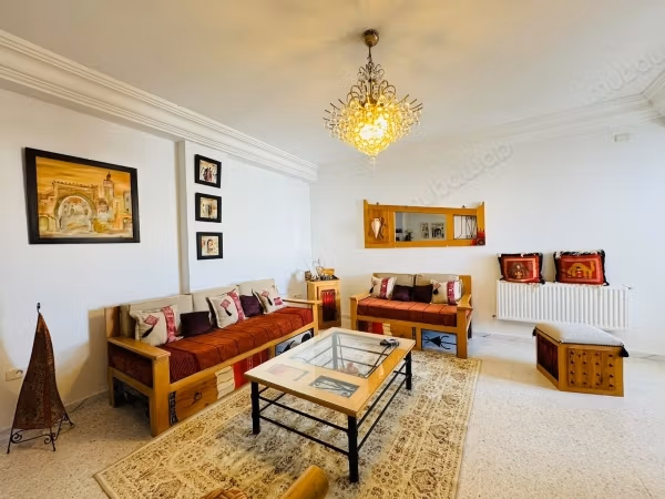 A loué appartement meublé