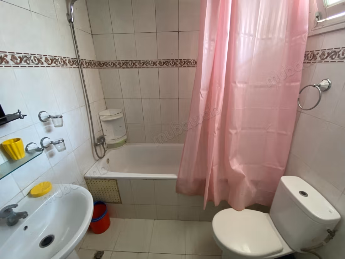 Appartamenti in affitto in centro. Superficie di 60 m². Ascensore e posti auto