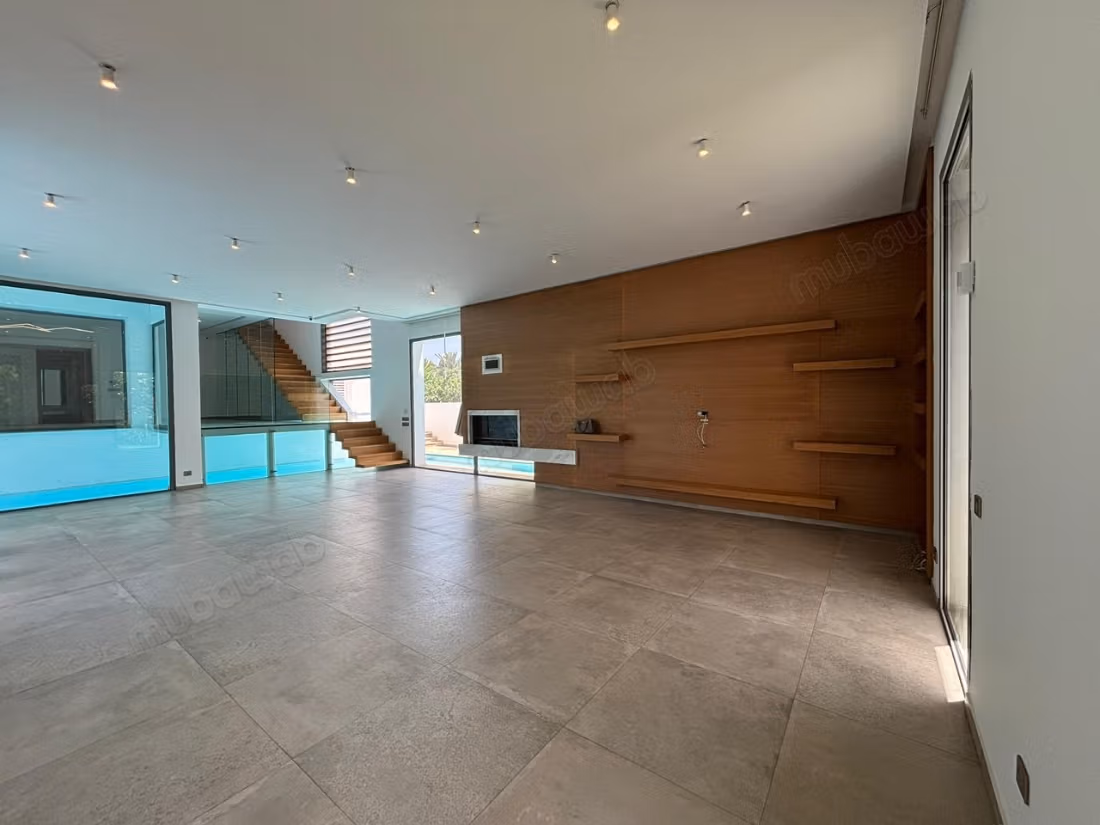 Magnificent villa for rent in California. Total area 600 m²