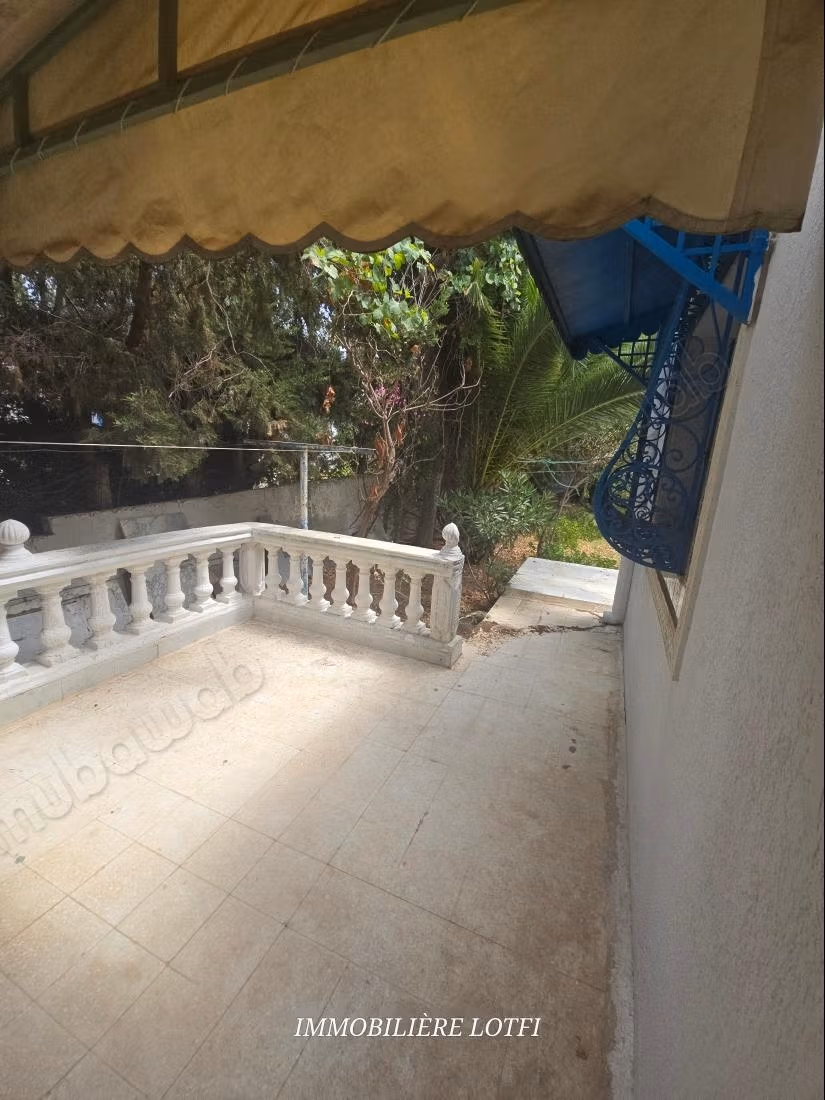 Rent your house in Gammarth Supérieur. 4 bedrooms. Terrace and garden