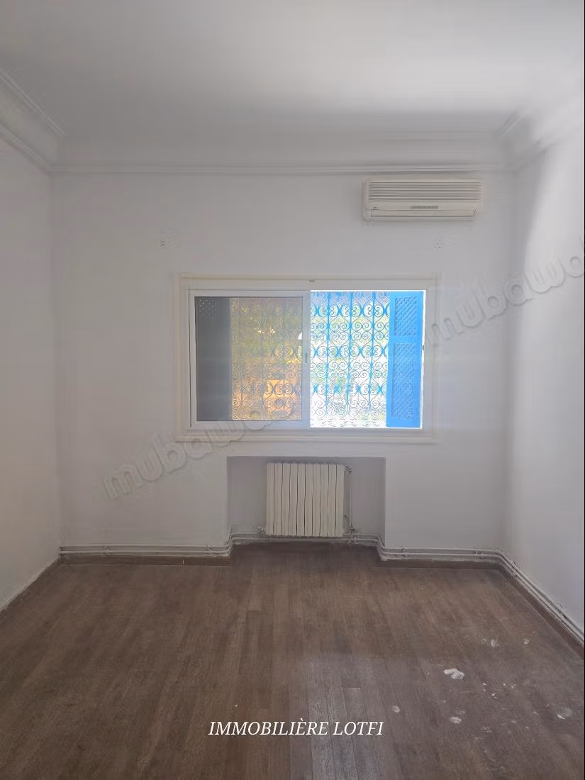 Rent your house in Gammarth Supérieur. 4 bedrooms. Terrace and garden