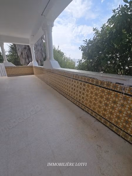 Rent your house in Gammarth Supérieur. 4 bedrooms. Terrace and garden