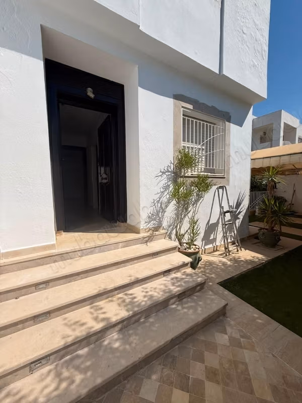 A louer une villa jumelee aux jardins d'el menzah