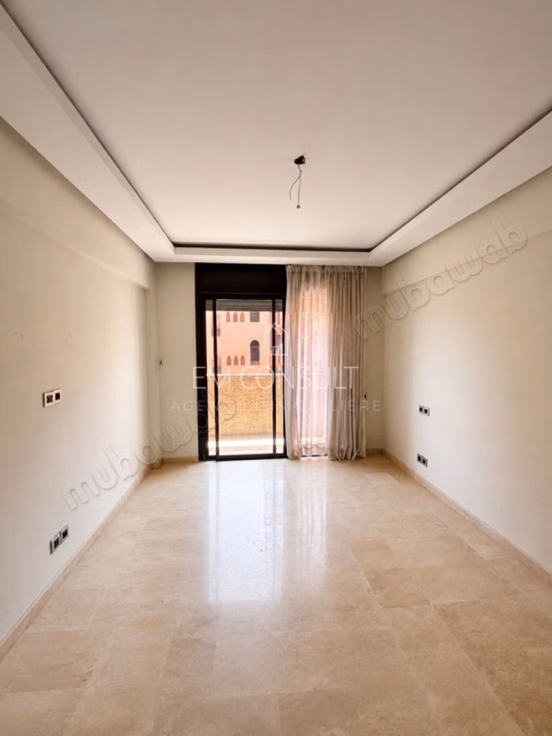 LOCATION – Empty apartment 2 suites 129 m² – Hive