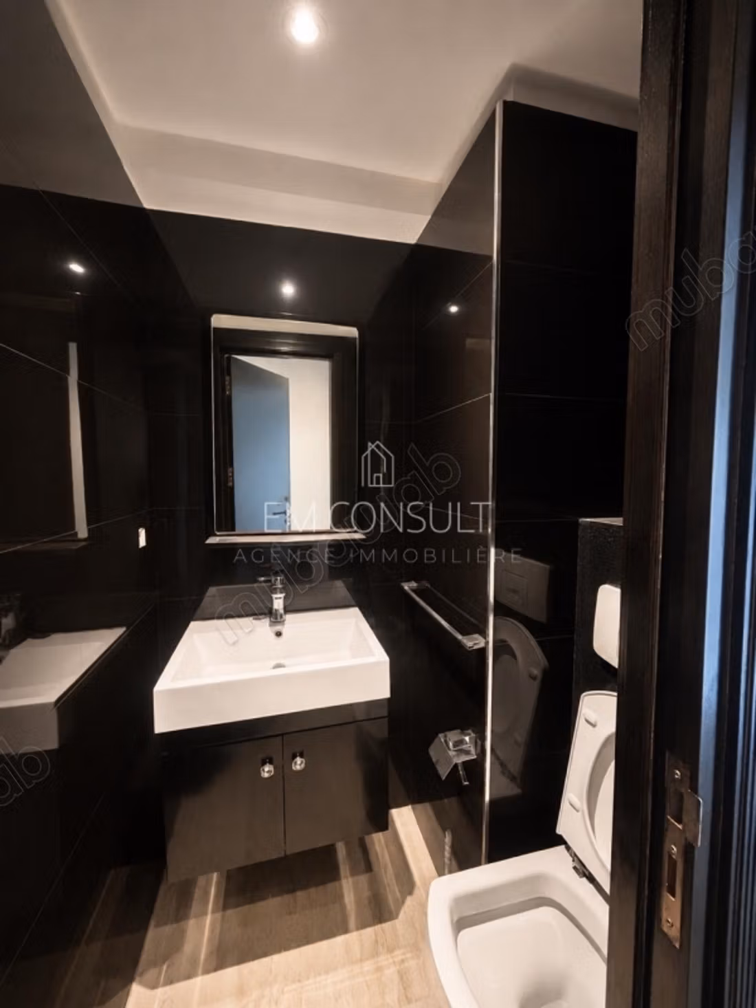 LOCATION – Empty apartment 2 suites 129 m² – Hive