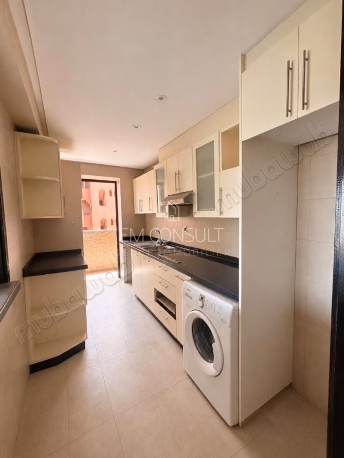 LOCATION – Empty apartment 2 suites 129 m² – Hive