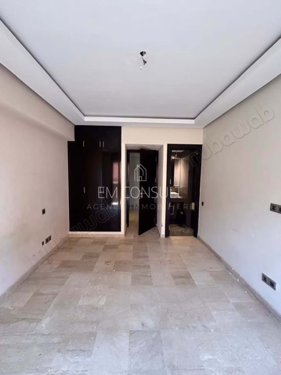 LOCATION – Empty apartment 2 suites 129 m² – Hive