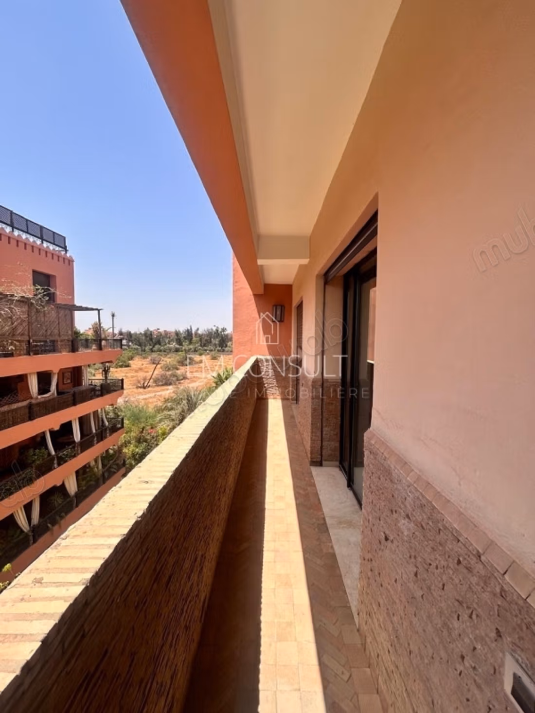 LOCATION – Empty apartment 2 suites 129 m² – Hive