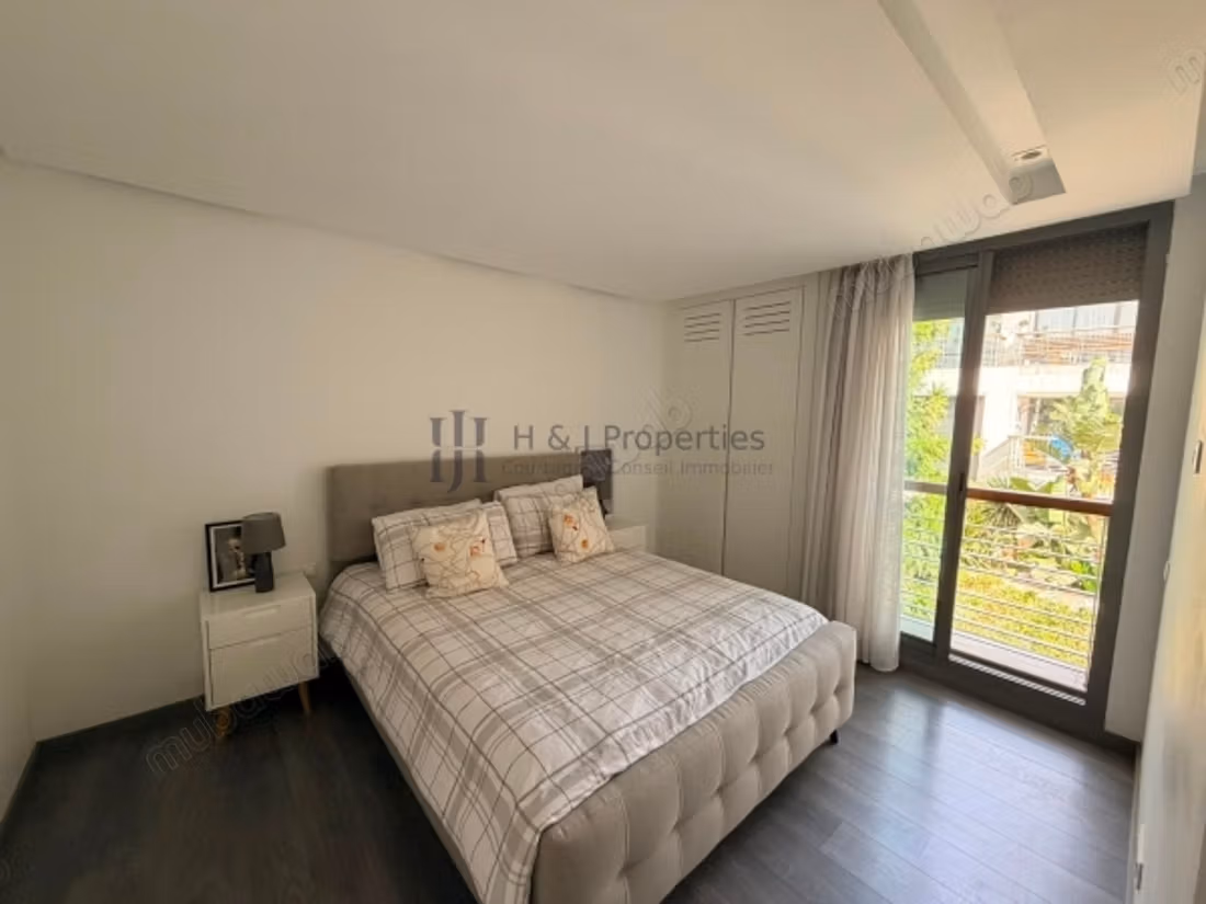 T4 meublé de 185m2 
3 chambres 
terrasse 
vue golf