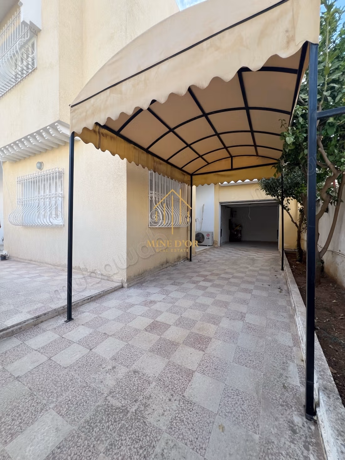 À Vendre une Villa sur deux niveaux à Mnihla