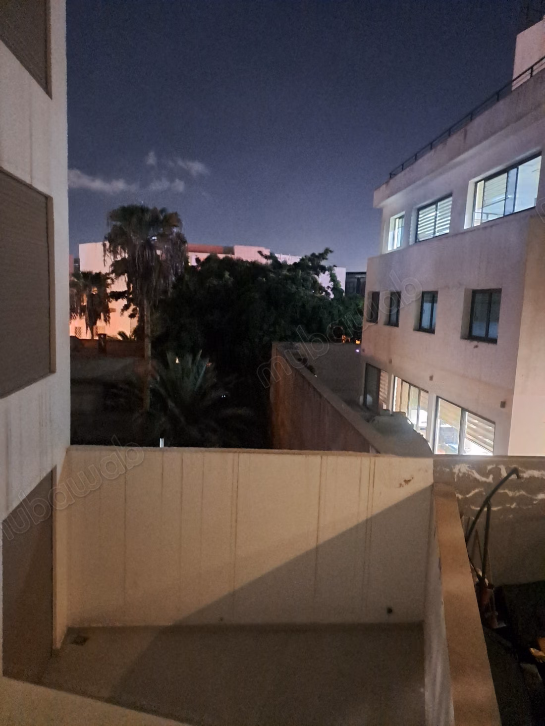 Apt HS Meublé quasi neuf á louer á oasis 
Rte Jadida