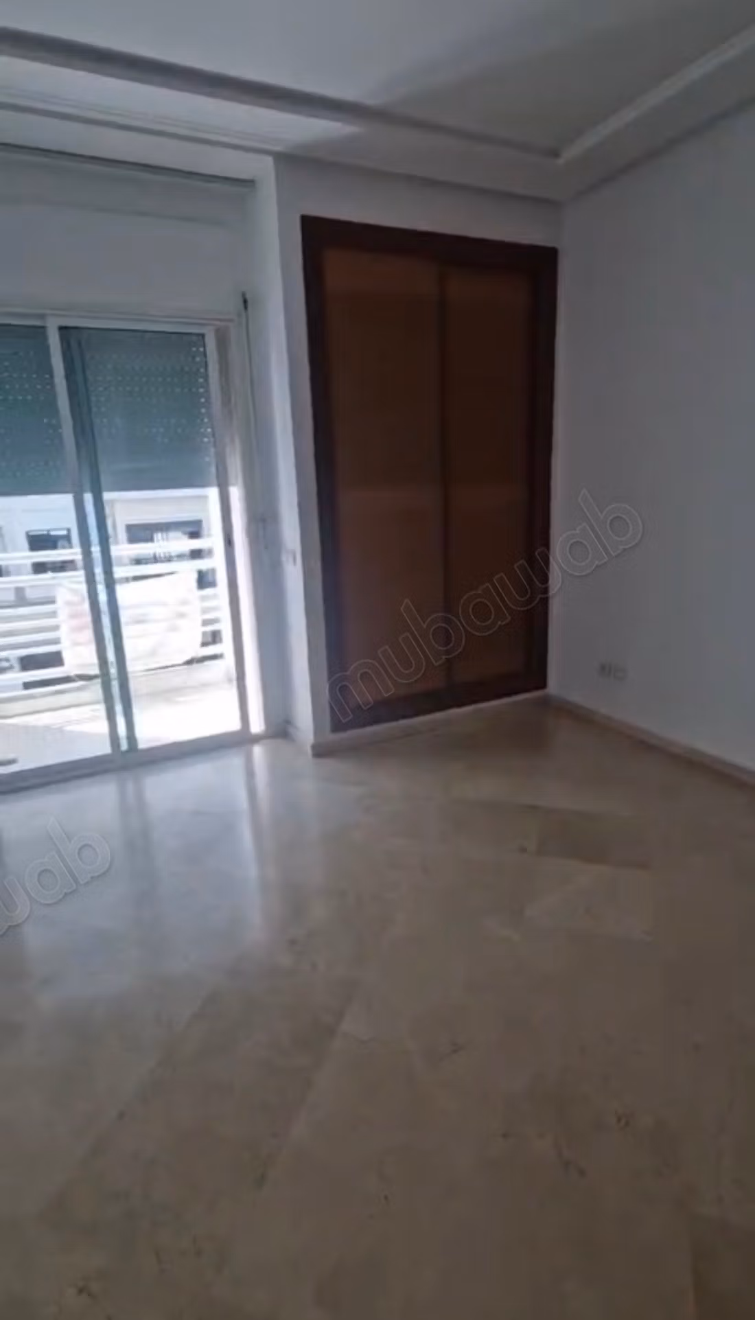 Appartamento con terrazza in affitto a Triangle d'Or. 2 camere da letto. Parcheggio e terrazza