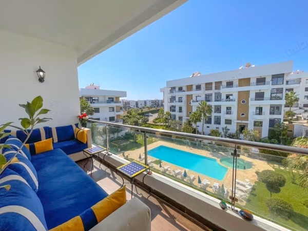 Huur van een appartement in Dar Bouazza. Oppervlakte van 100 m². Goed gemeubileerd