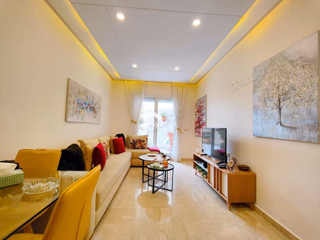 Triangolo d'oro Bellissimo studio arredato con terrazza