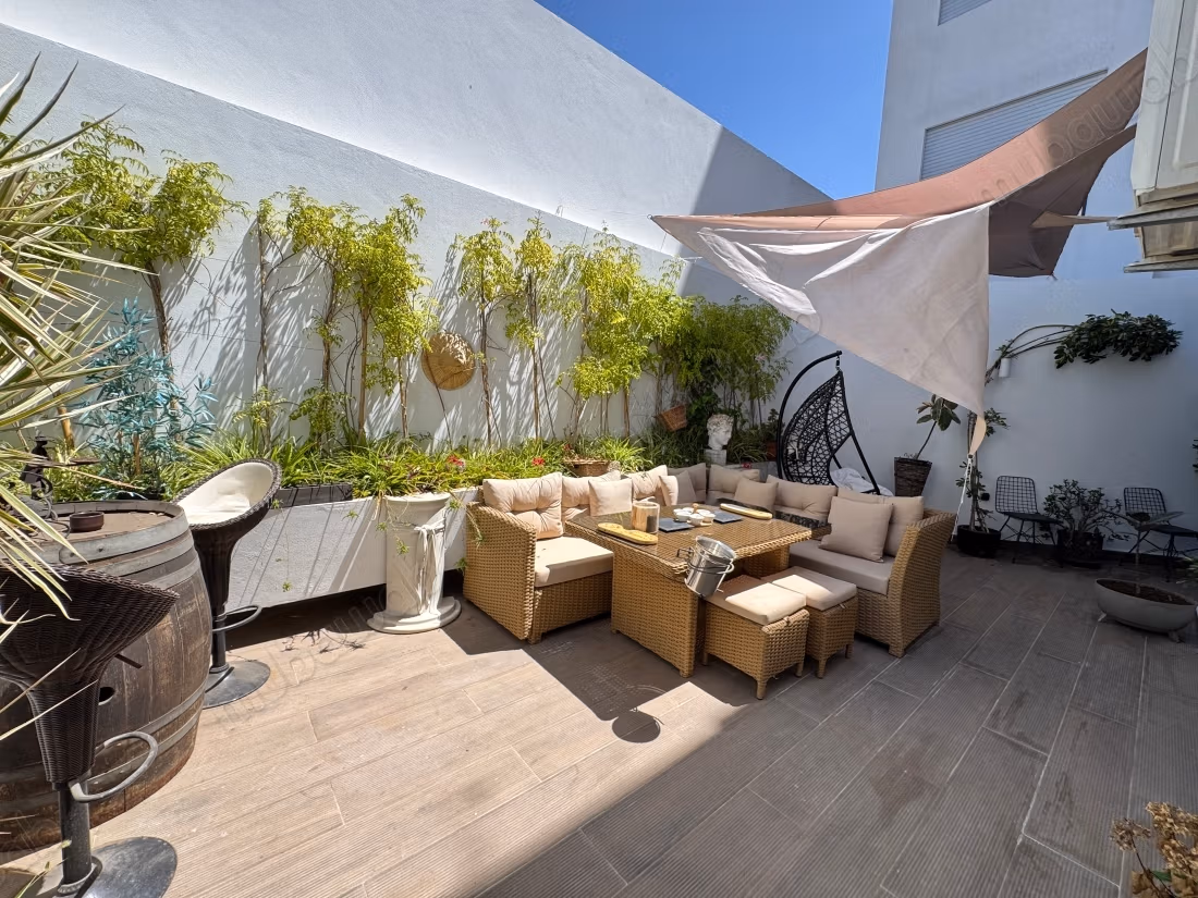 Appartamento arredato con grande terrazza a Oasis
