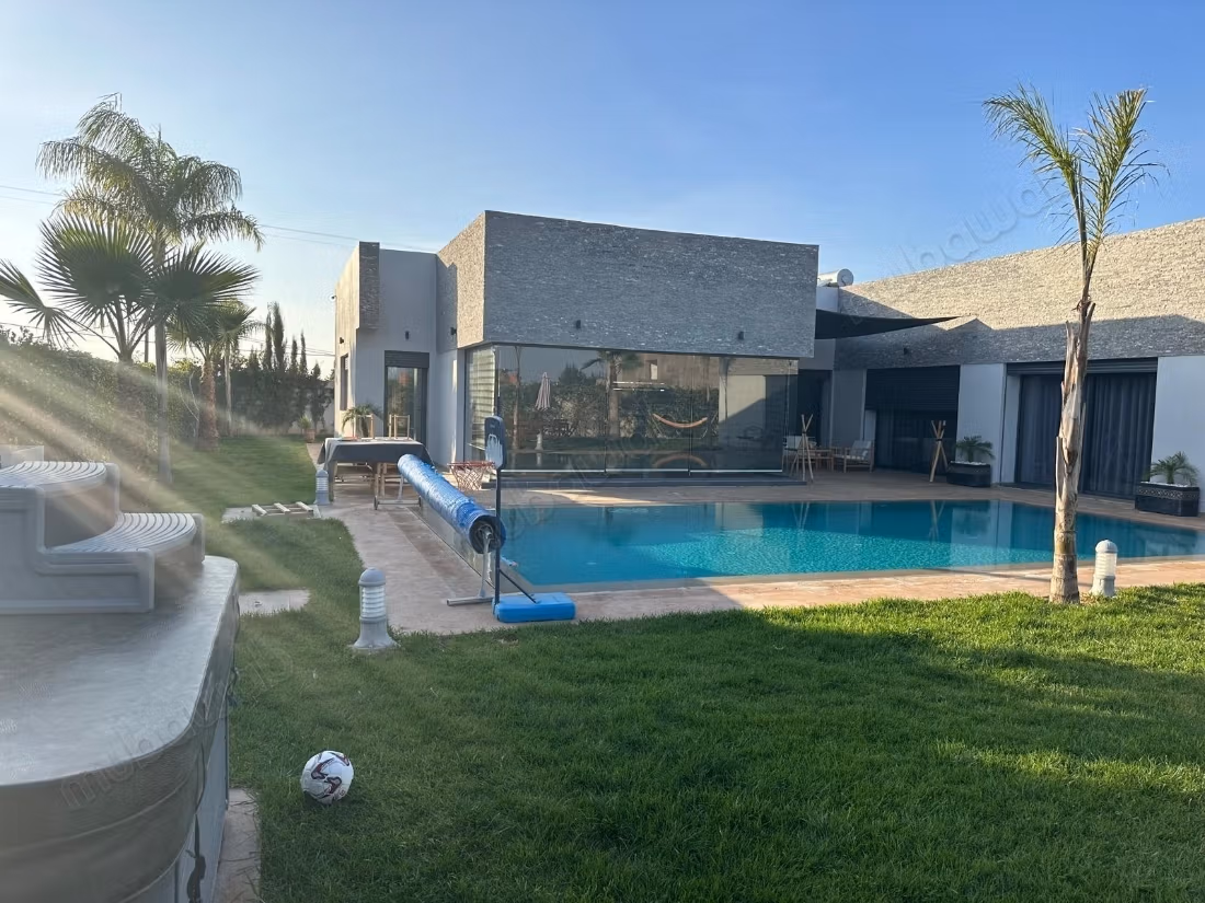 Villa con Piscina Riscaldata, Jacuzzi e Hamman