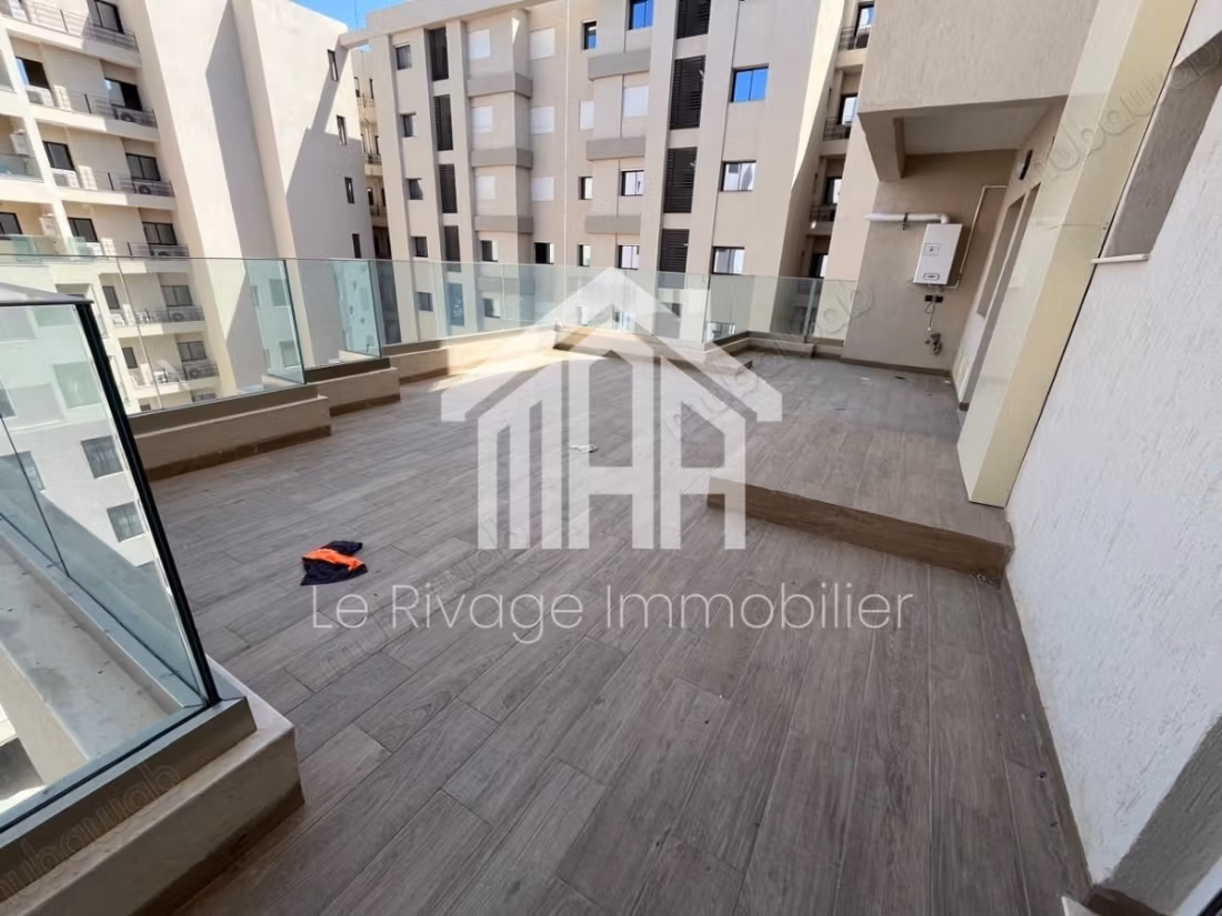 Un grand appartement S3 avec grand terrasse