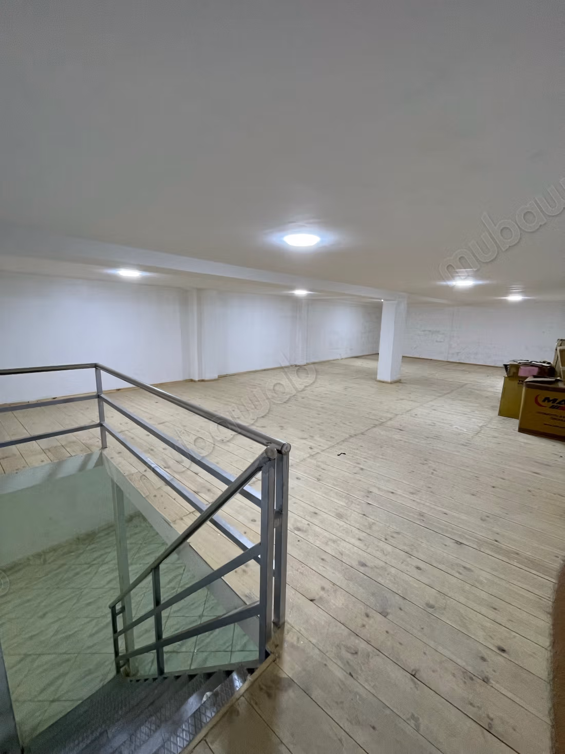 2 commerciële winkels te koop 170m2 Hay Atlas