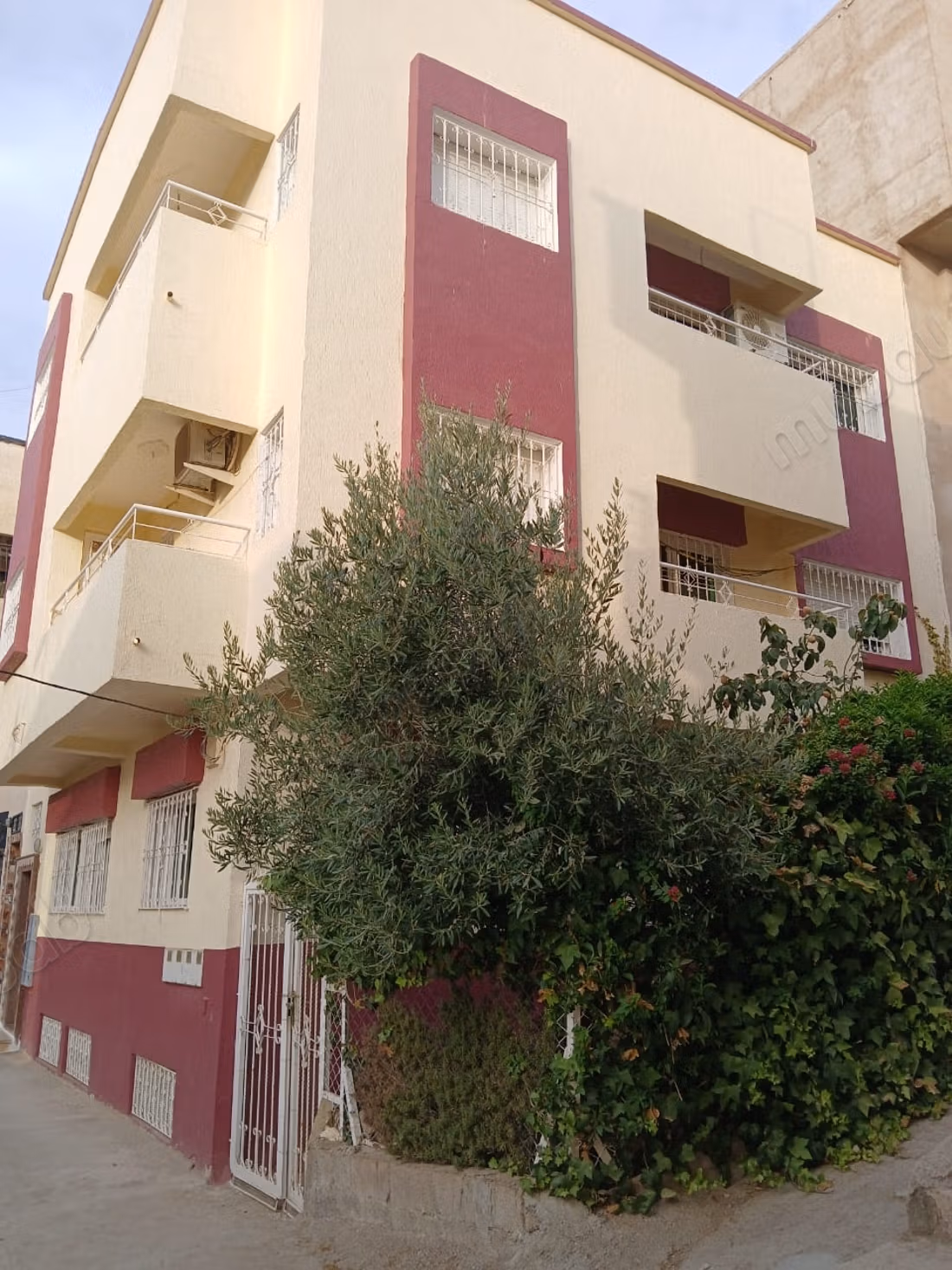 Appartamenti in affitto a Moulay Yacoub. 3 camere eccellenti. Parabola e sicurezza.