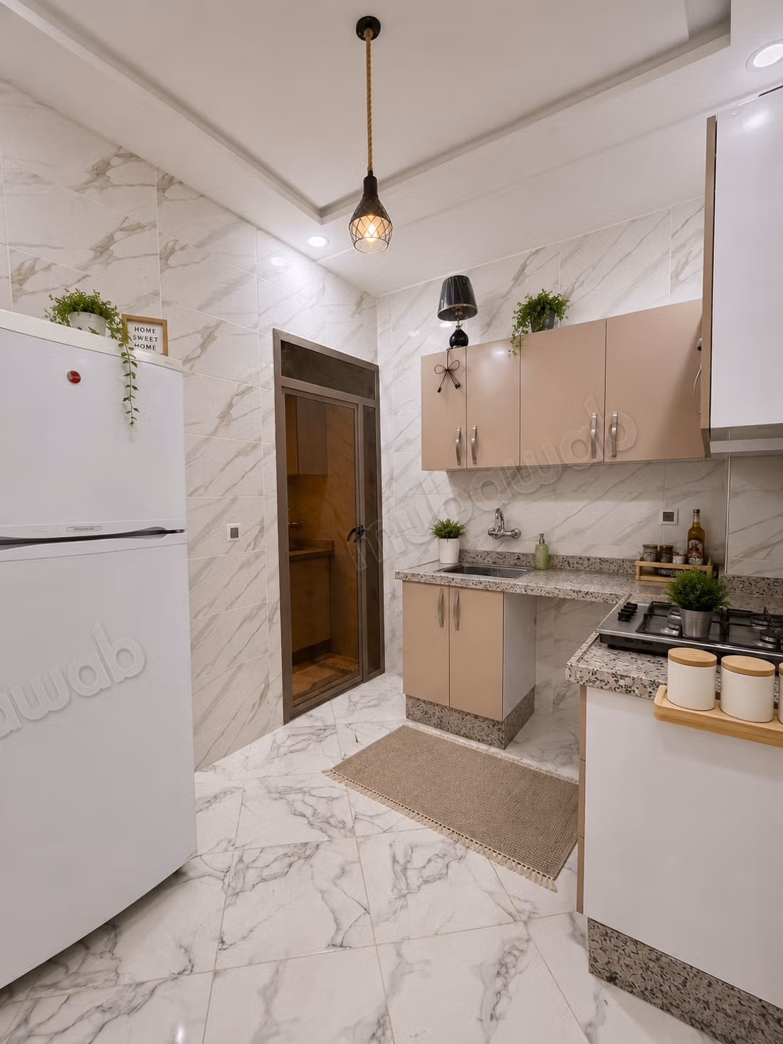 Appartement de vacances à louer à Centre ville climatise et wifi.
Surface de 800 m².
Porte blindée, sécurité