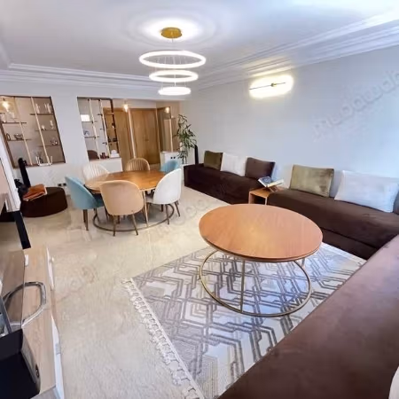 Appartement à Vendre de 167.0 m² à Casablanca, 
Hopitaux