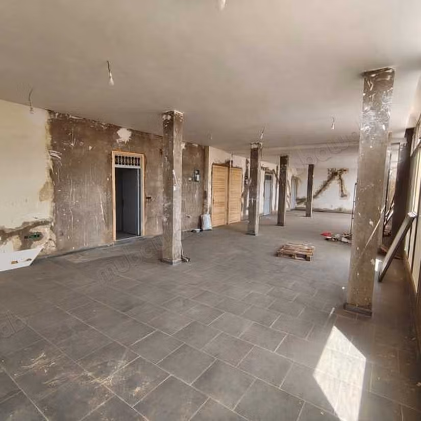 Bureau à Louer de 126.0 m² à Marrakech, Quartier Industriel De Sidi Ghanem