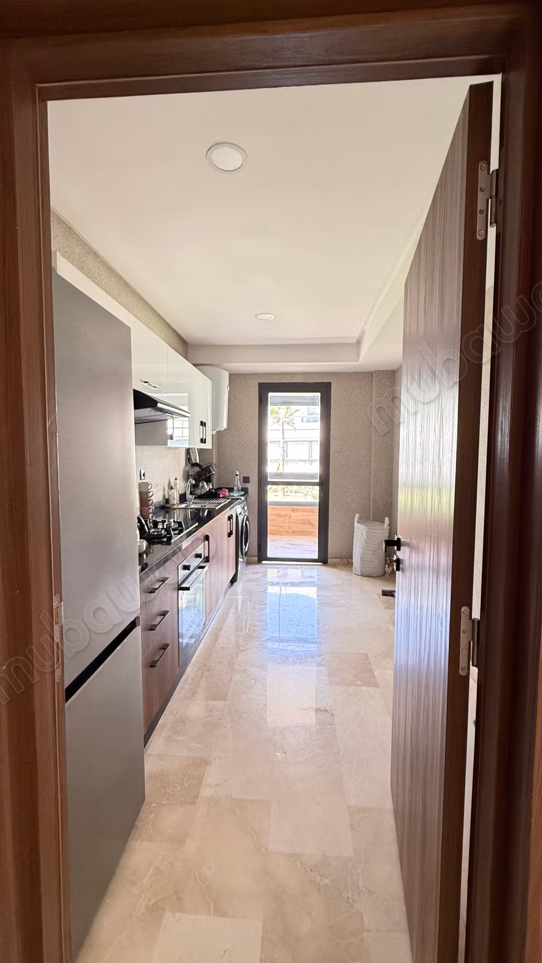 Vend appartement à El Mansouria.
Surface de 126 m².
Bien meublé