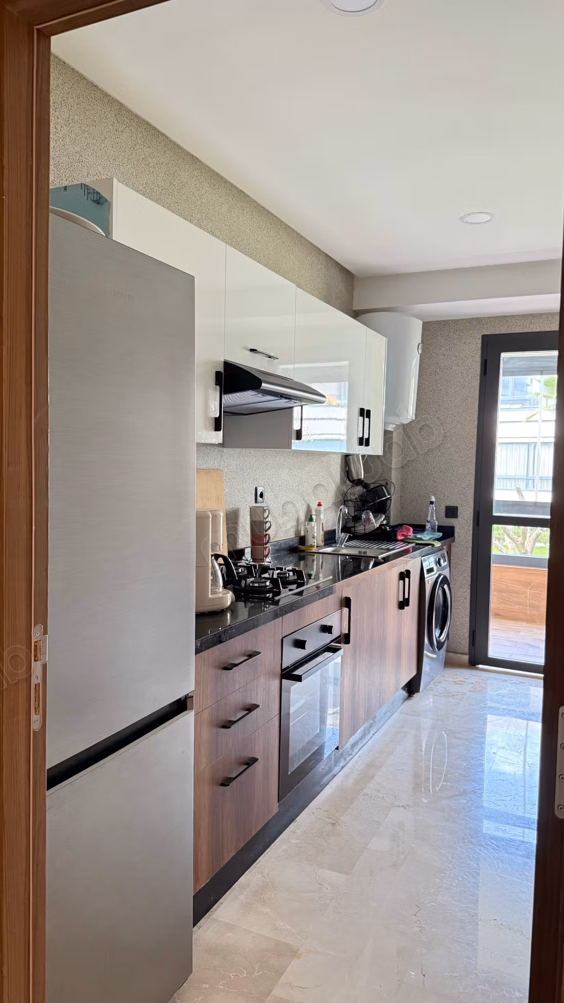 Vend appartement à El Mansouria.
Surface de 126 m².
Bien meublé