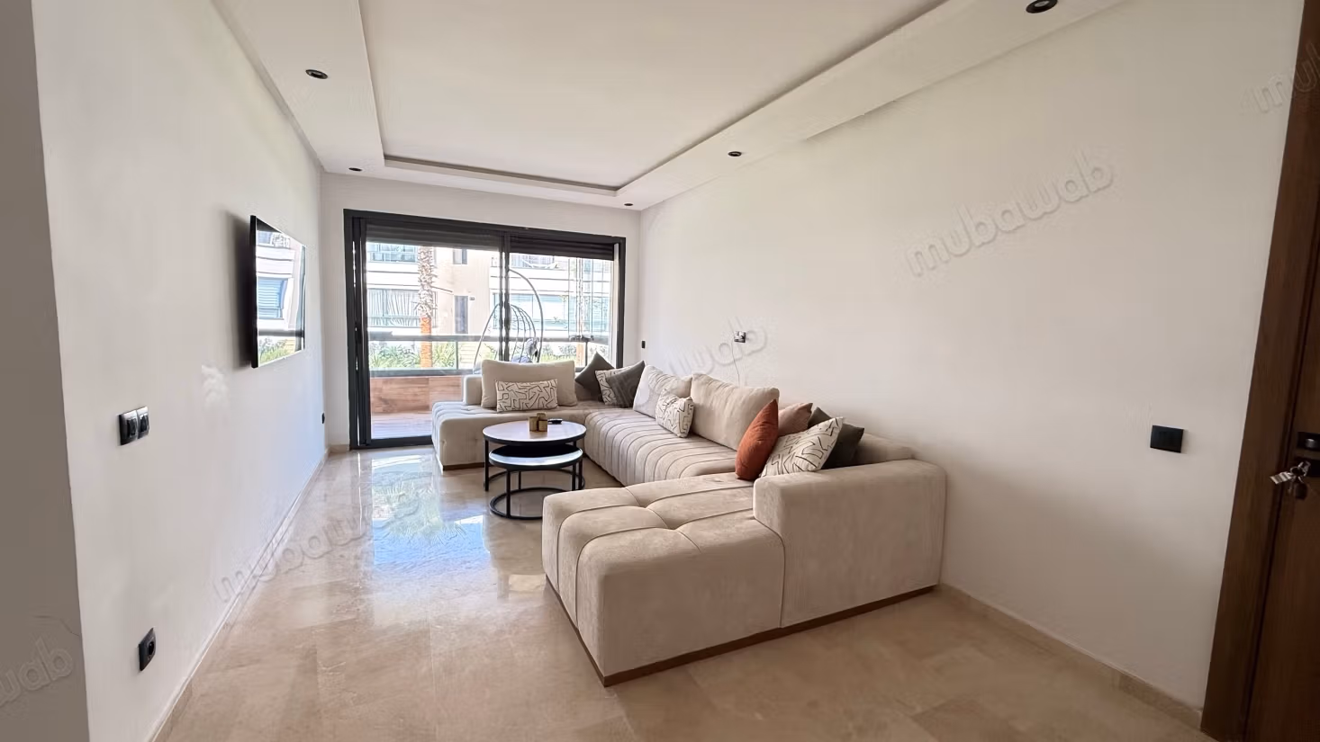 Vend appartement à El Mansouria.
Surface de 126 m².
Bien meublé