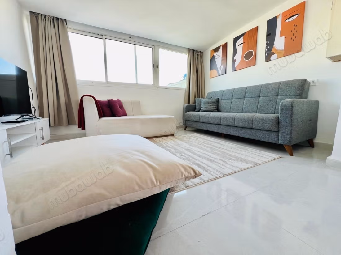 Vente d'un bel appartement en Hassan Centre Ville. 
2 grandes pièces. 
Concierge — 4