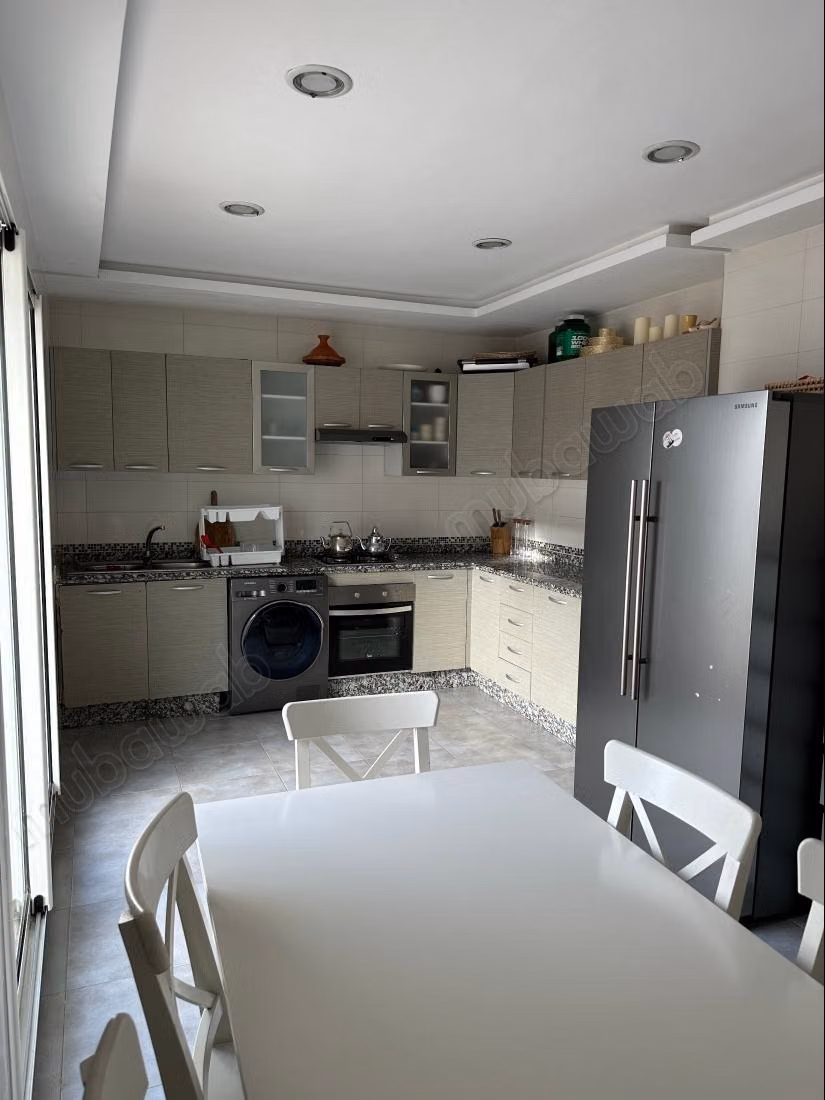 Apartamento espacioso y luminoso de 115 m² en Belvédère