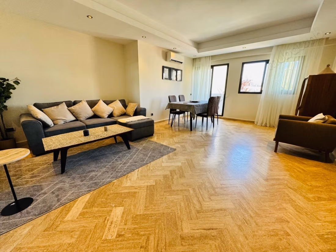 Duplex rare meublé