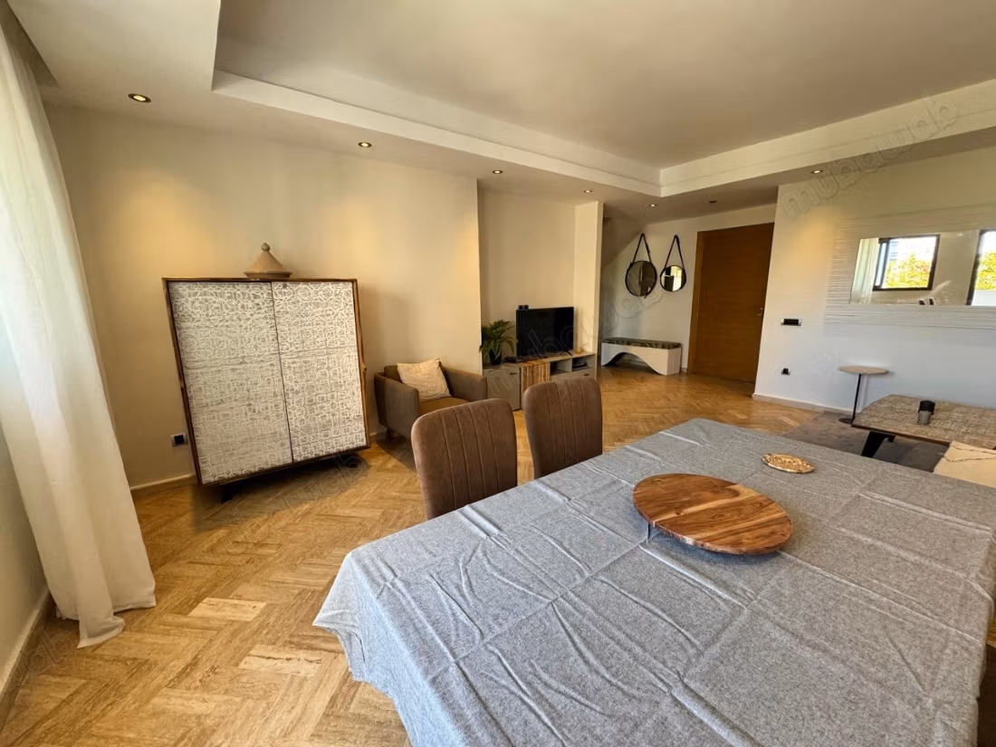 Duplex rare meublé