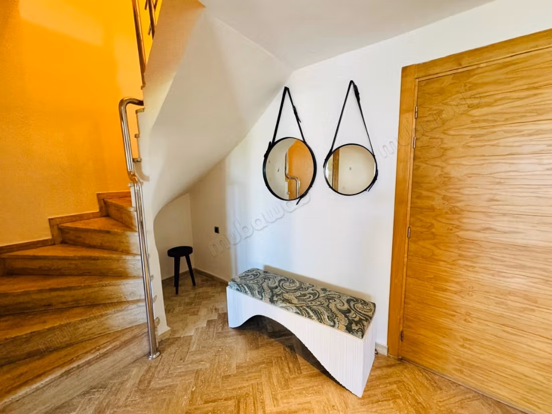 Duplex rare meublé