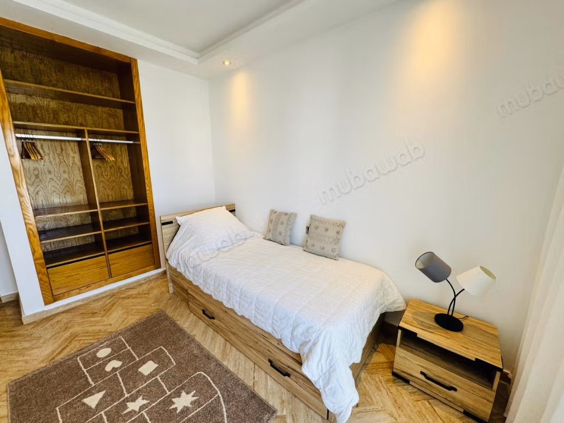Duplex rare meublé