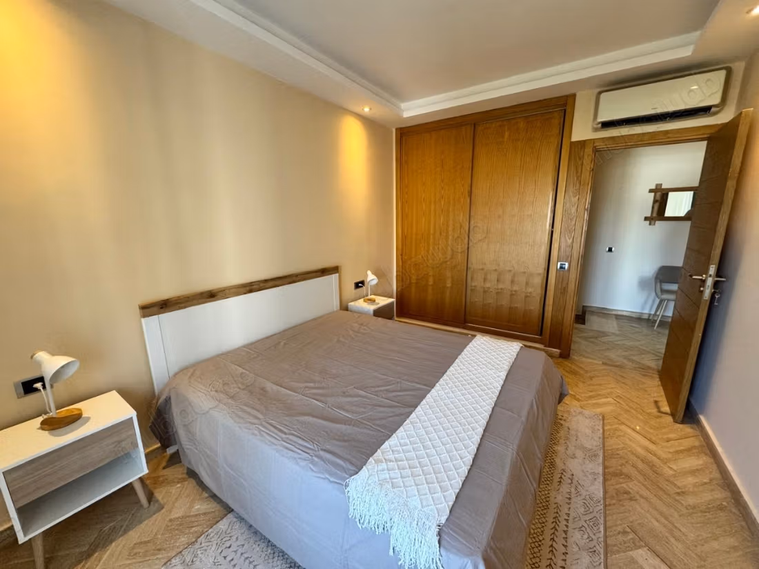 Duplex rare meublé