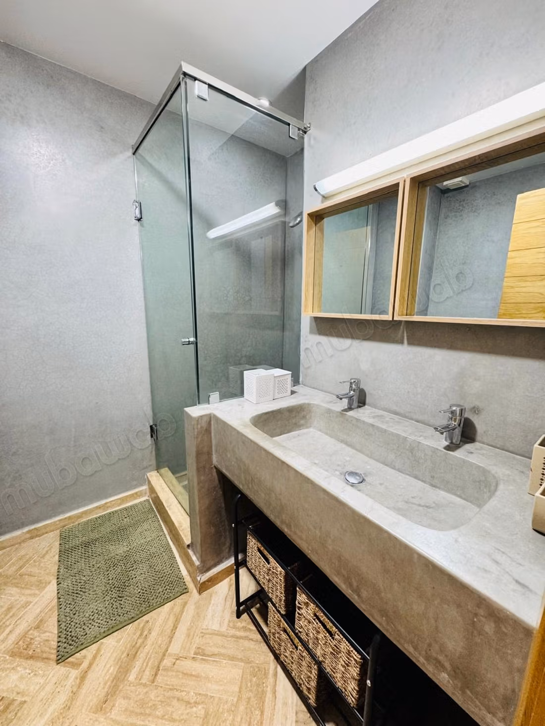Duplex rare meublé