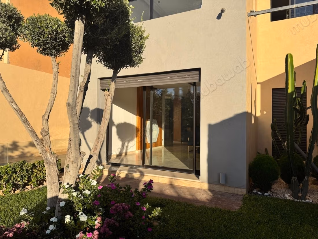 Luxe villa te koop bij golf Argane. 6 comfortabele kamers. Goed ingericht