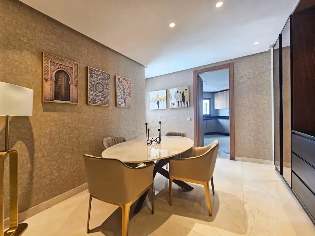 Lovely apartment for rent in Ain Diab.
Large area 210 m²