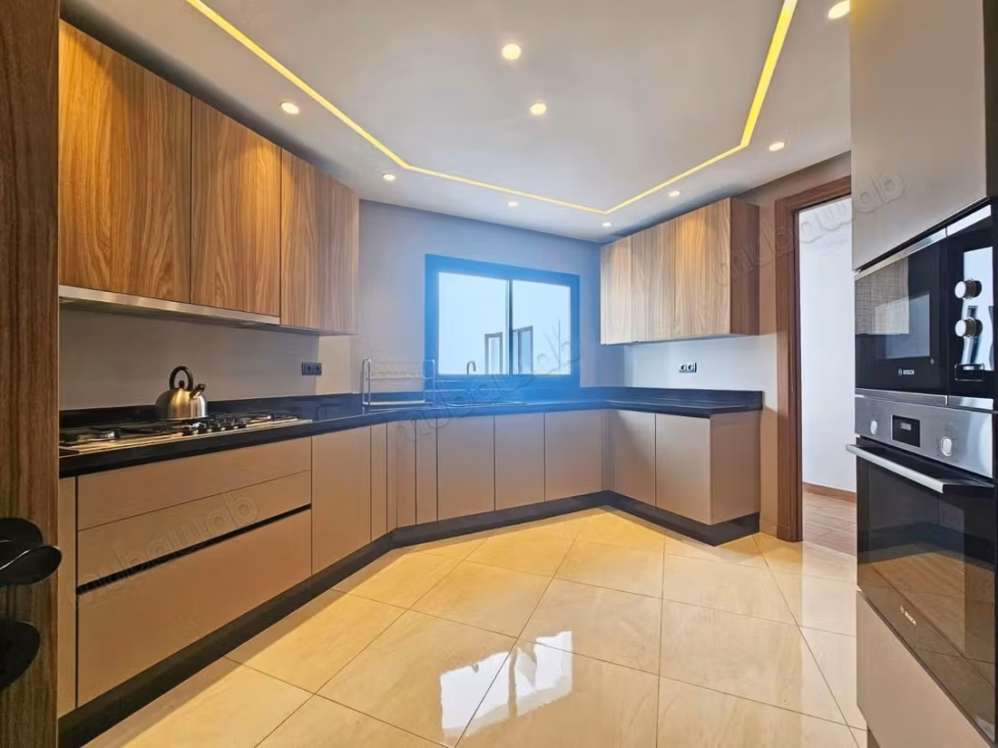 Lovely apartment for rent in Ain Diab.
Large area 210 m²