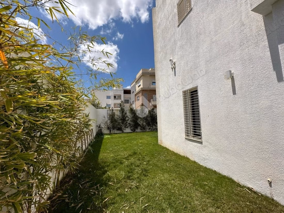 Villa indipendente in affitto