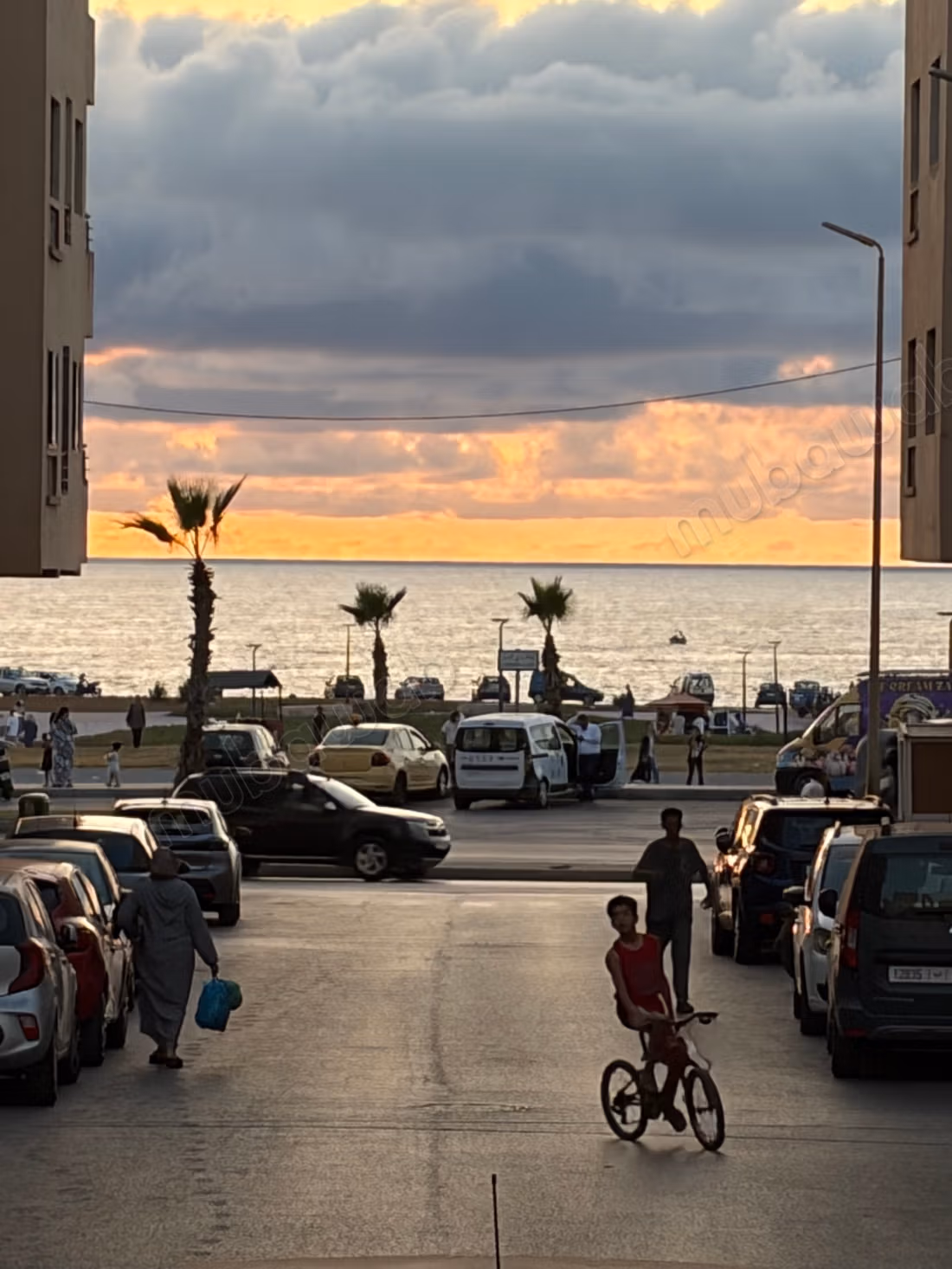 Affitto di un appartamento a Sidi Hajji. 2 camere confortevoli. Lavatrice