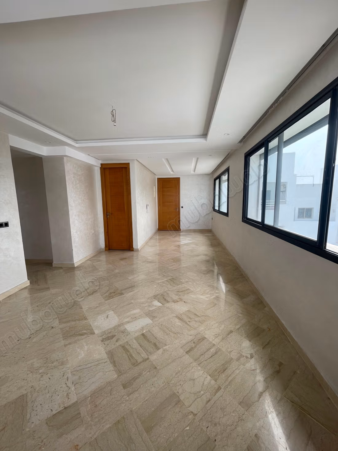 Superbo appartamento in affitto a Les Hôpitaux. 1 Stanza. Porta blindata, sicurezza